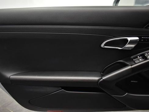 Used 2018 Porsche 718 Cayman S RWD image 23