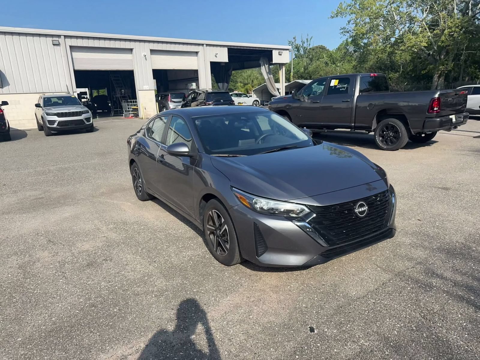 Used 2025 Nissan Sentra SV FWD image 2