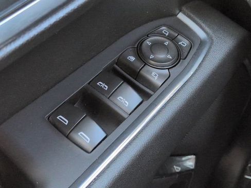 Used 2025 GMC Sierra 1500 SLT AWD/4WD image 22