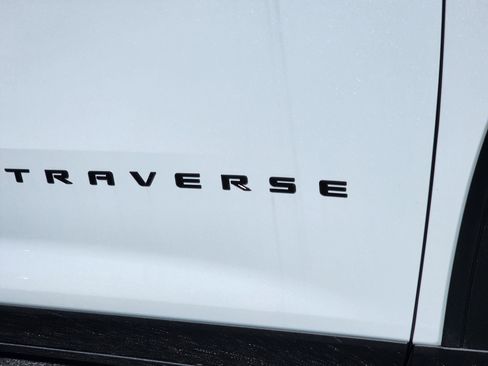 New 2026 Chevrolet Traverse Z71 w/ Enhanced Driving Package image 7