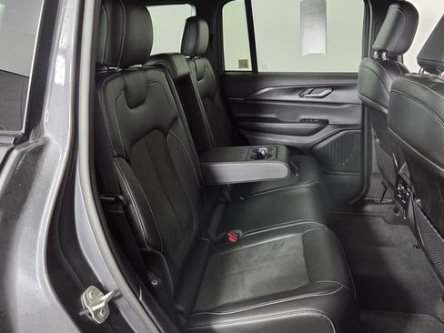 Used 2023 Jeep Grand Cherokee Altitude image 35