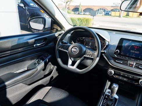 Used 2020 Nissan Altima 2.5 S image 10