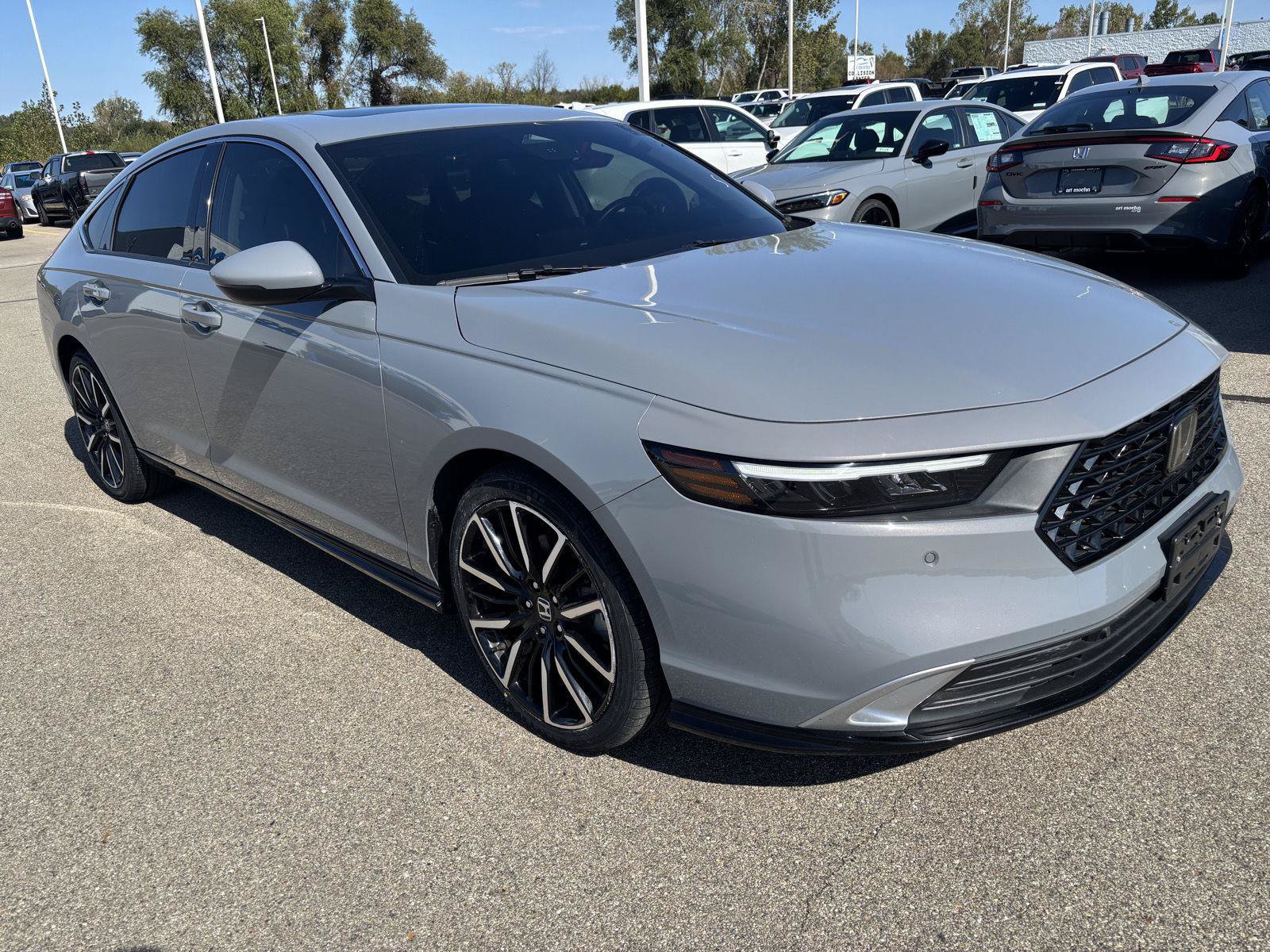 Used 2025 Honda Accord Touring image 5