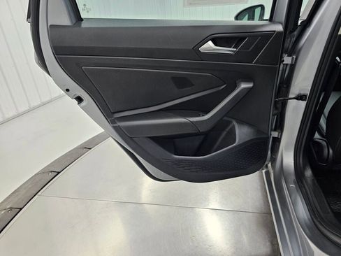 Used 2019 Volkswagen Jetta SE w/ Cold Weather Package FWD image 27