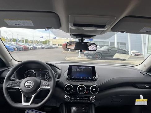 Used 2025 Nissan Sentra SV w/ All-Weather Package FWD image 10