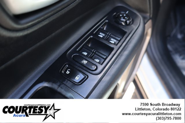 Used 2015 Jeep Renegade Limited AWD/4WD image 24