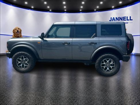 Used 2025 Ford Bronco Badlands AWD/4WD image 9