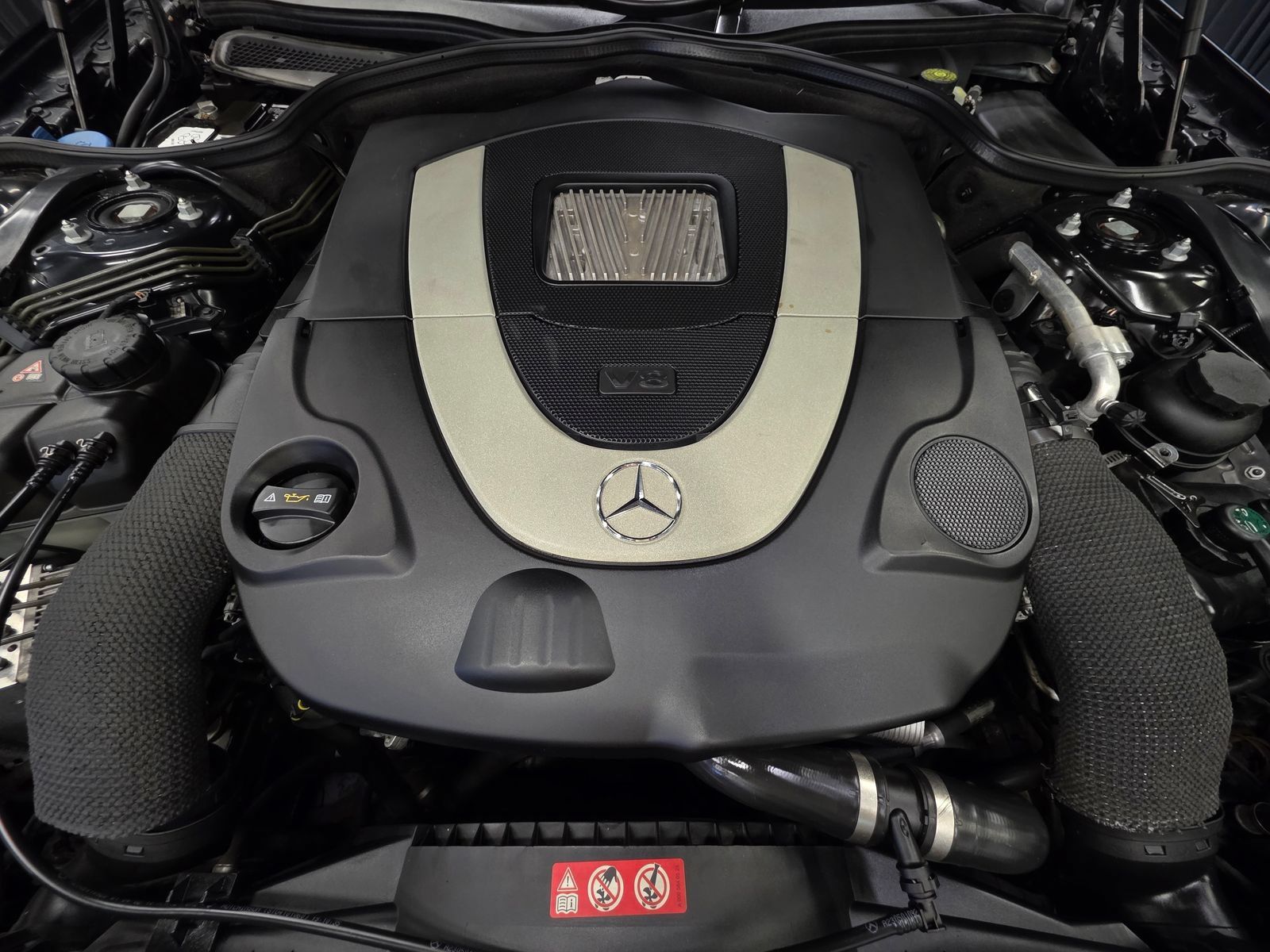 Used 2011 Mercedes-Benz SL 550 image 3