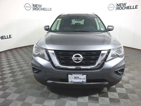 Used 2019 Nissan Pathfinder S image 2