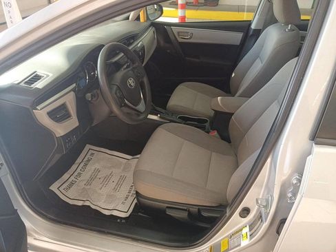 Used 2015 Toyota Corolla LE FWD image 3