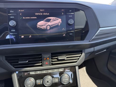 Used 2019 Volkswagen Jetta SEL w/ Cold Weather Package FWD image 12