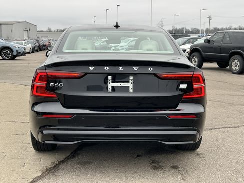 Used 2023 Volvo S60 T8 Plus image 6