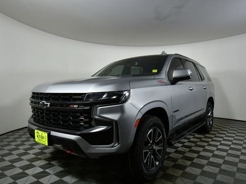 Used 2023 Chevrolet Tahoe Z71 w/ Luxury Package AWD/4WD image 6