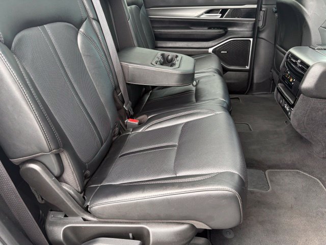 Used 2024 Jeep Wagoneer Series II AWD/4WD image 20