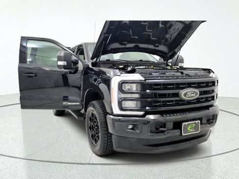 Used 2023 Ford F250 XLT w/ Black Appearance Package AWD/4WD image 12