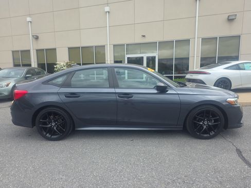Used 2023 Honda Civic Sport image 4
