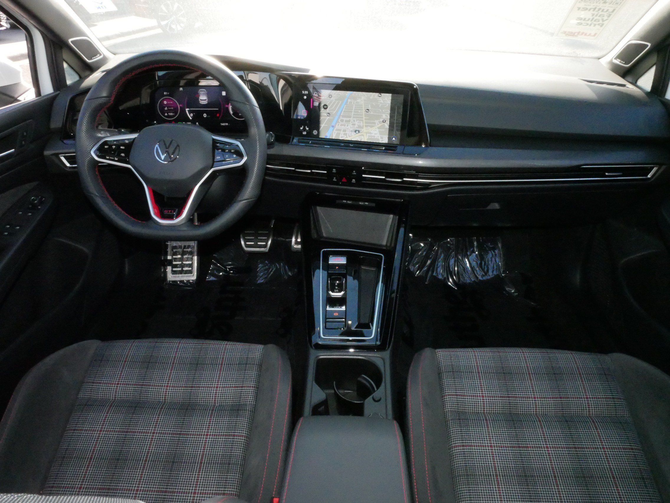 Certified 2024 Volkswagen GTI SE FWD image 6
