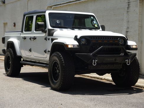Used 2022 Jeep Gladiator Sport AWD/4WD image 9