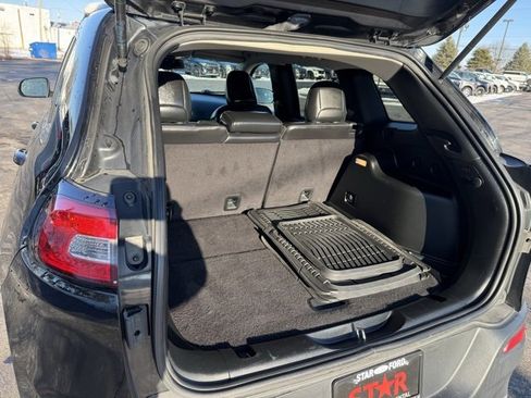 Used 2016 Jeep Cherokee Limited image 12