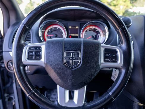 Used 2019 Dodge Grand Caravan GT image 22