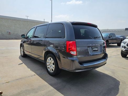 Used 2019 Dodge Grand Caravan SE w/ UConnect Hands-Free Group FWD image 9