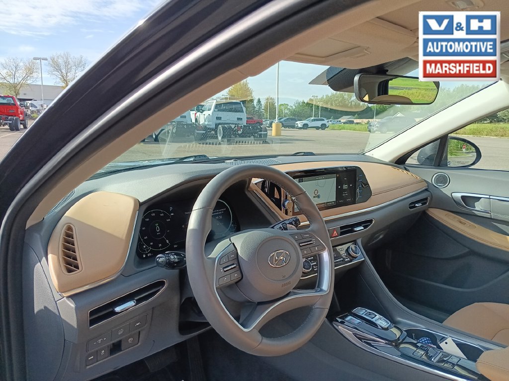 Used 2023 Hyundai Sonata Limited w/ Cargo Package FWD image 12