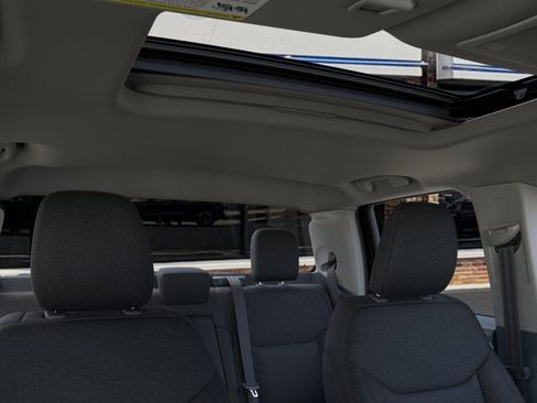 Used 2025 Ford Maverick XLT w/ XLT Luxury Package image 12