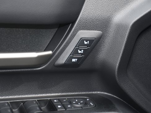 Used 2025 Toyota 4Runner Limited w/ Tow Technology Package image 12