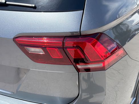 Used 2023 Volkswagen Tiguan SE image 27