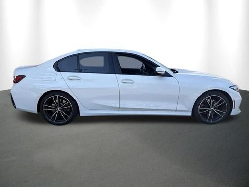 Used 2023 BMW 330i Sedan w/ M Sport Package RWD image 5