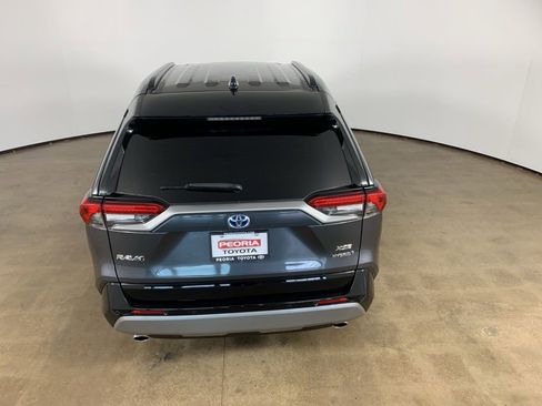 Used 2022 Toyota RAV4 XSE AWD/4WD image 11