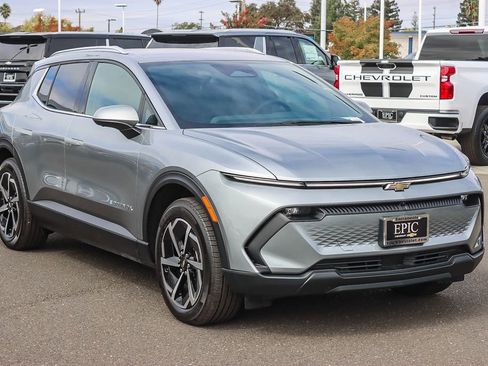 Used 2026 Chevrolet Equinox EV LT image 5