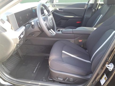 Certified 2025 Hyundai Sonata SEL image 9