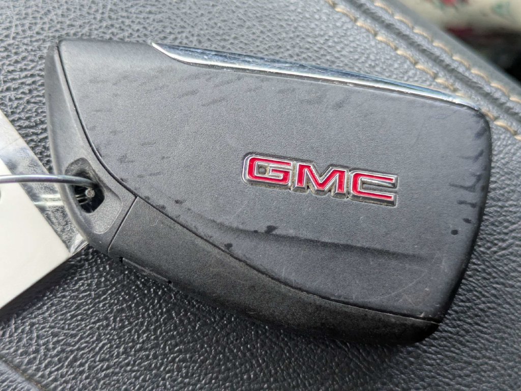 Used 2025 GMC Terrain Elevation AWD/4WD image 32