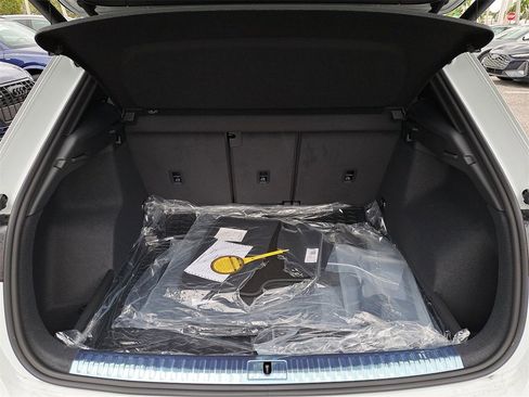 New 2025 Audi Q3 2.0T Premium image 31