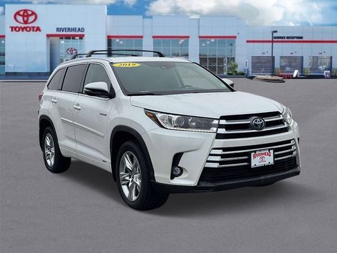 Used 2019 Toyota Highlander Limited w/ Protection Package #3 image 2