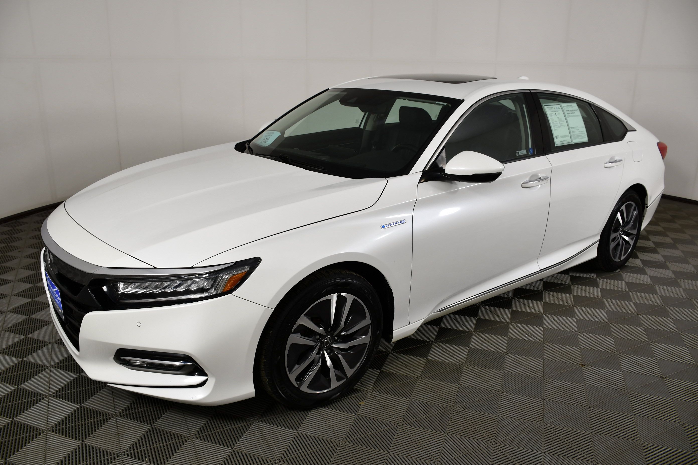 Used 2018 Honda Accord Touring image 10