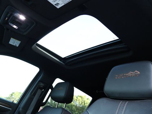 Used 2022 Chevrolet Silverado 1500 High Country w/ High Country Premium Package AWD/4WD image 26