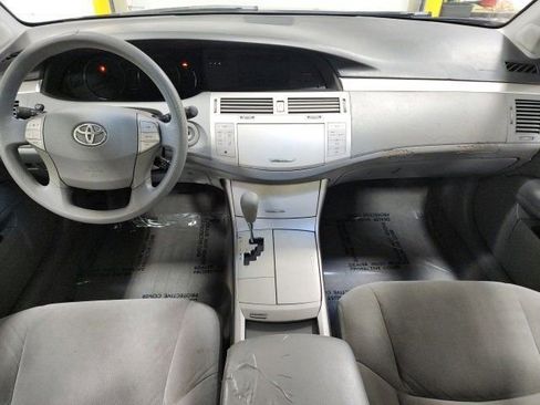 Used 2006 Toyota Avalon XLS image 2