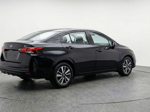 Used 2025 Nissan Versa SV image 9