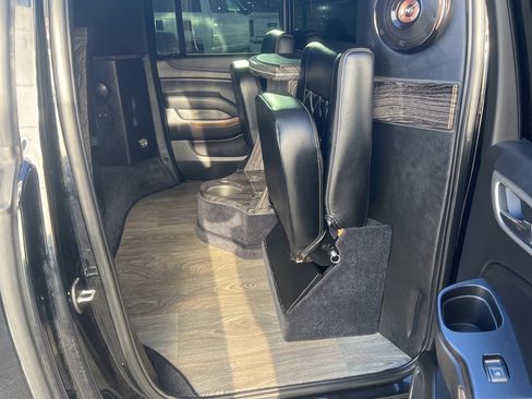 Used 2019 GMC Yukon XL Denali image 26