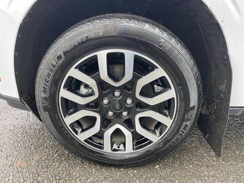 Used 2024 Ford Maverick Lariat w/ 4K Tow Package image 32