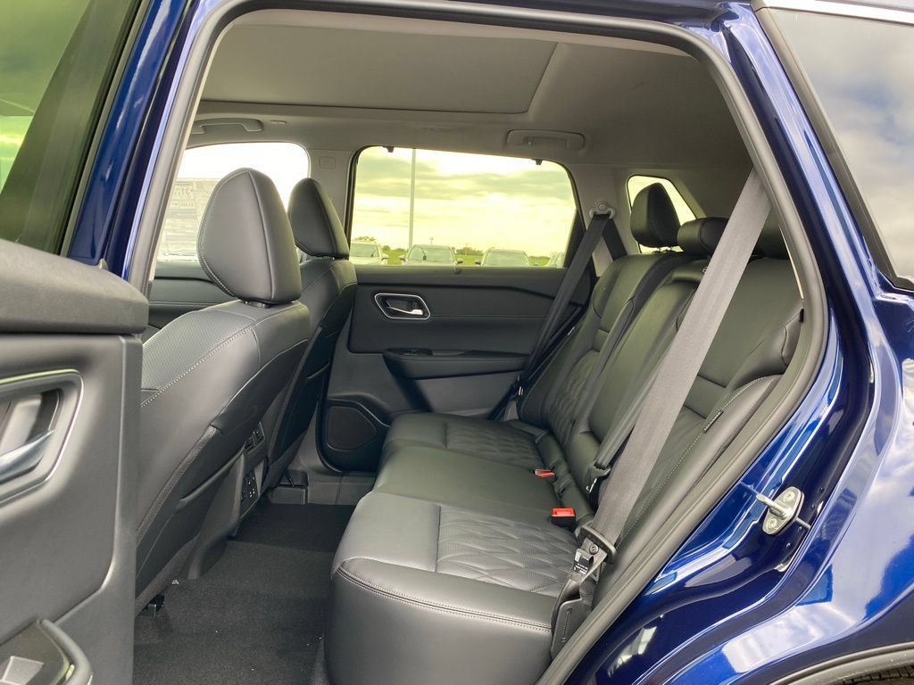 New 2026 Nissan Rogue Platinum w/ Platinum Premium Package AWD/4WD image 15