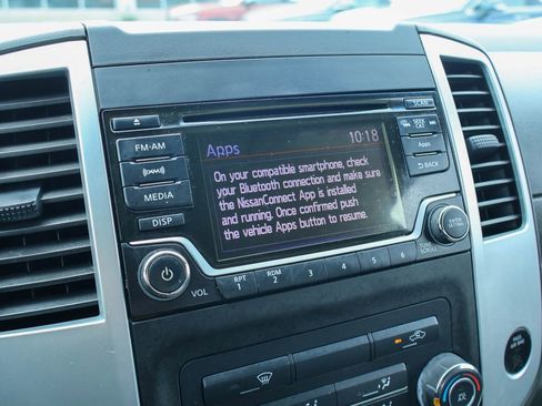 Used 2016 Nissan Frontier SV image 4