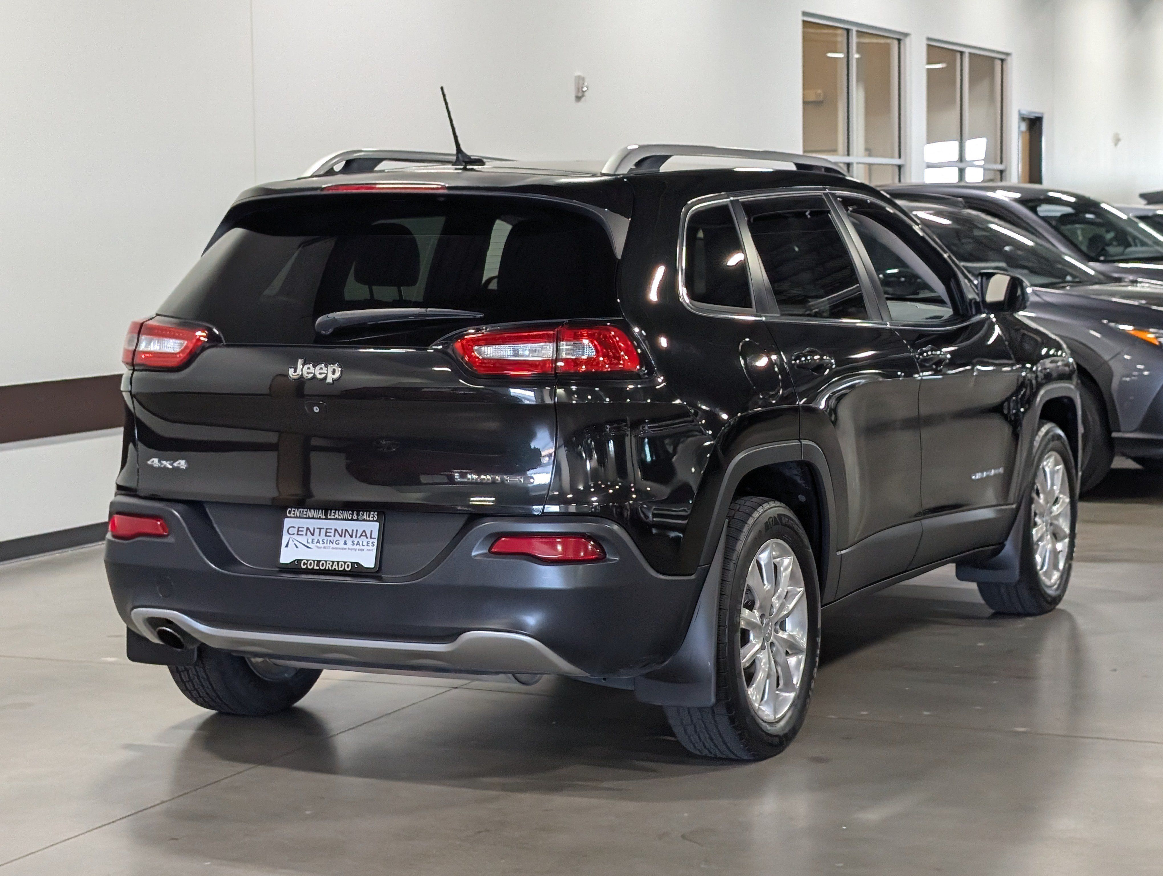 Used 2015 Jeep Cherokee Limited AWD/4WD image 7