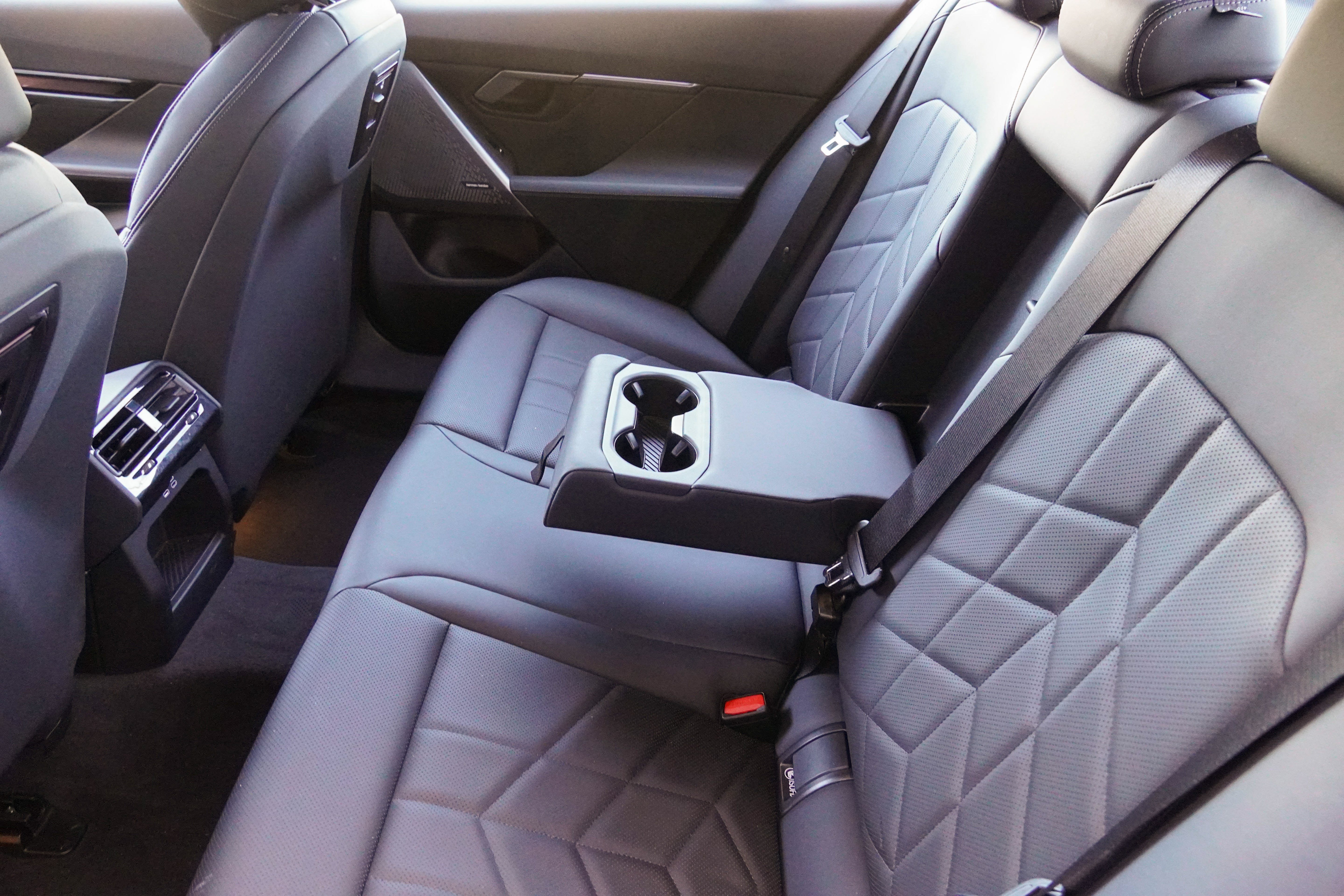 Certified 2025 BMW 540i xDrive AWD/4WD image 34