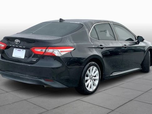 Used 2019 Toyota Camry LE image 11