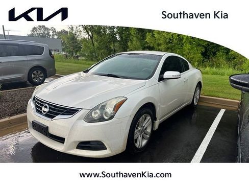 Used 2010 Nissan Altima 2.5 S w/ Convenience Pkg FWD image 1