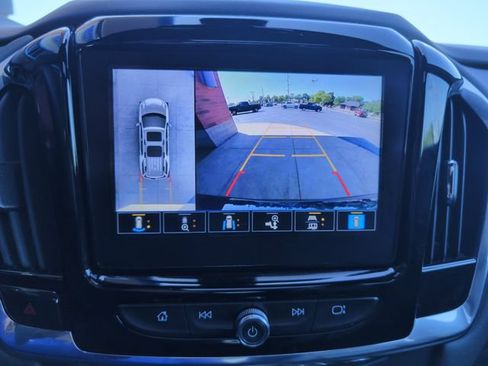 Used 2023 Chevrolet Traverse LT w/ LT Premium Package FWD image 21