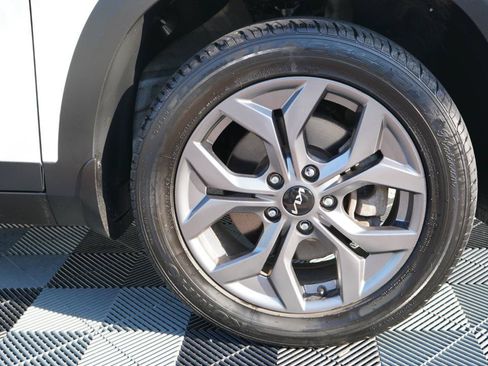 Used 2024 Kia Seltos LX AWD/4WD image 46